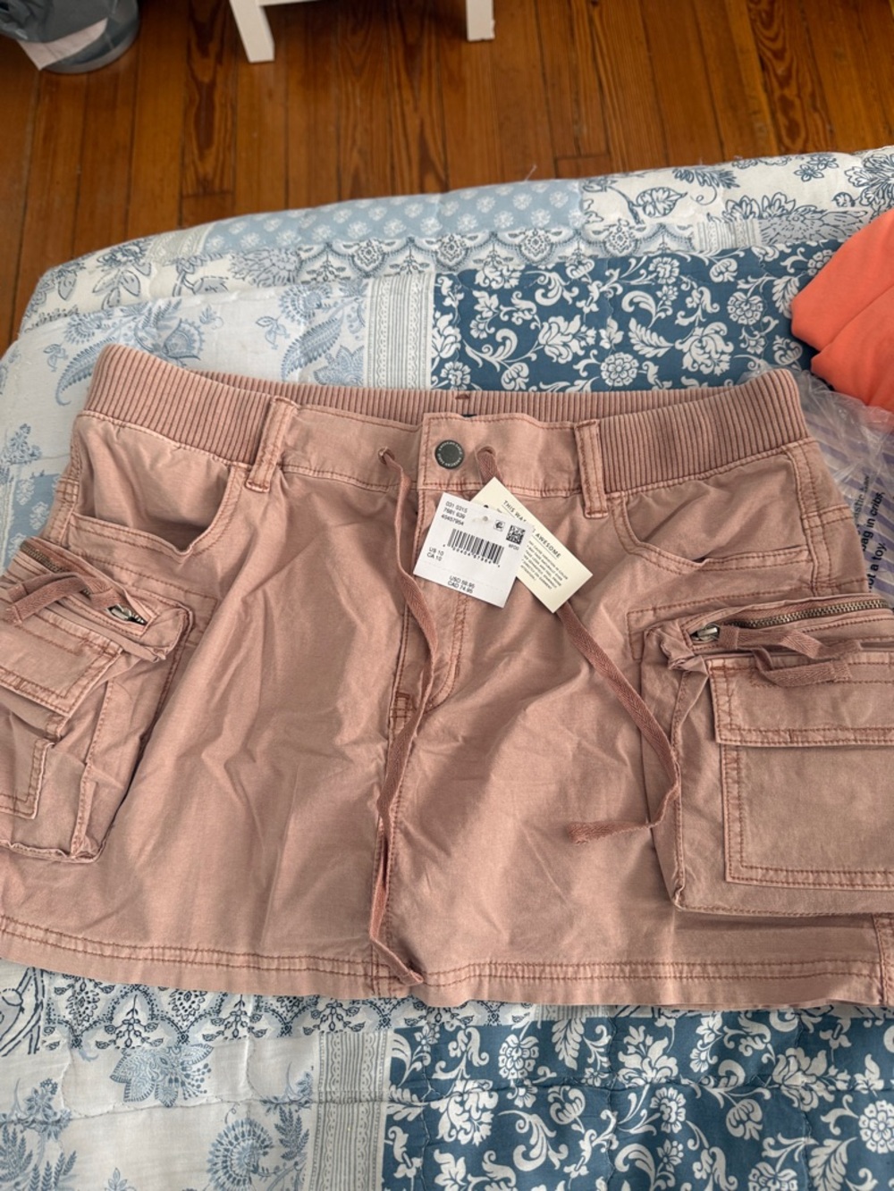 American Eagle Outfitters Dusty Rose Cargo Shorts